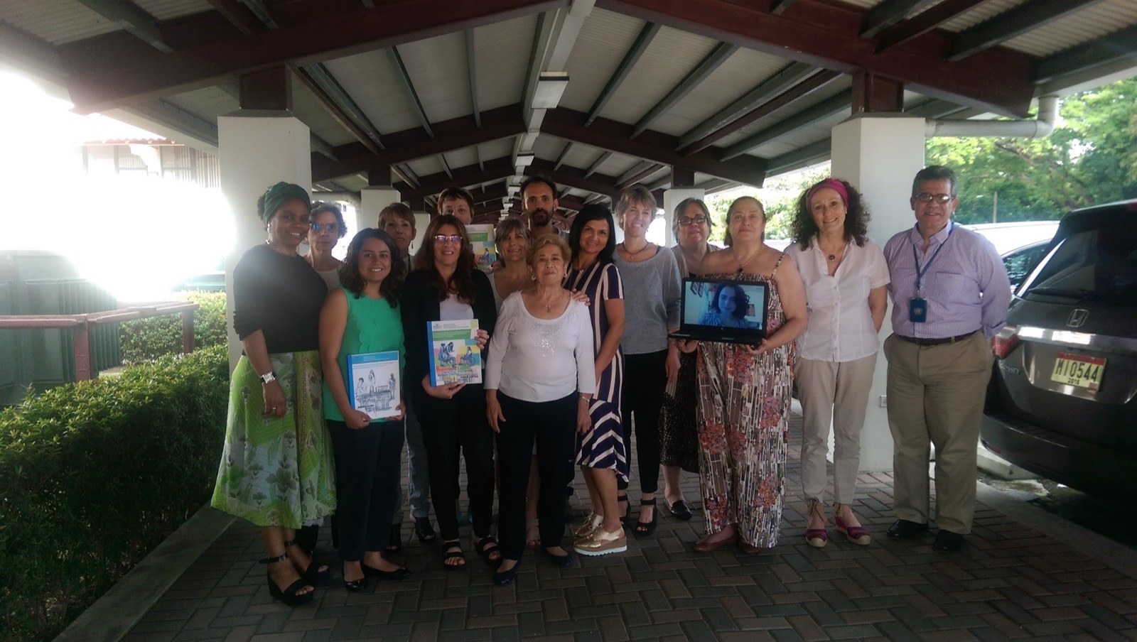 Daniel Reyes Pace junto a un equipo regional de trabajo en educación integral en sexualidad